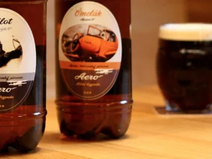 Zažeňte domácí žízeň: až šest 1,5l speciálů z minipivovárku Aero, světlý i medový ležák