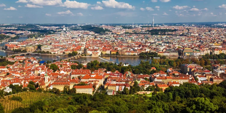 Seznamovací privátní let letadlem na 20-60 minut pro 2 osoby, 5 různých tras