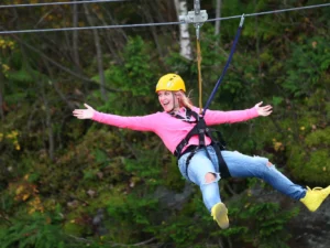 Adrenalinové zážitky: zip line u Labské přehrady i projížďka na koloběžkách