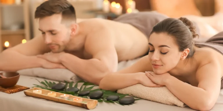 Dvouhodinový vstup do wellness nebo kombinace s masáží s výhledem na Prahu pro jednoho nebo pár