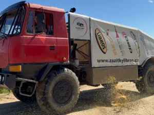 15–60 minut adrenalinové jízdy s dakarským speciálem Tatra 815 4×4