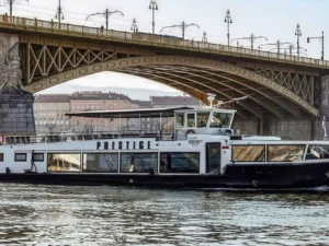 Budapešť na lodi: plavba po Dunaji s možností neomezené konzumace nápojů