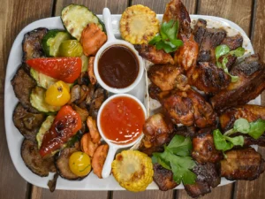 Dejte si do nosu: grilovací, šašlikový či masový set a pivo pro dva v žižkovské pivovarské restauraci