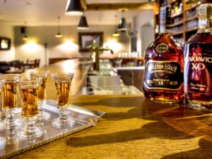 Degustace 6 rumů z celého světa vč. výběrových: na výběr desítky druhů