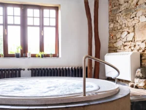Relax v srdci Jeseníků: saunový svět, privátní vířivka, koupele i prosecco