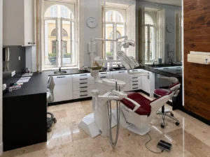Pro krásný úsměv: dentální hygiena vč. ultrazvuku a air-flow či ordinační bělení zubů