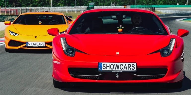 Jízda ve 2 supersportech: Ferrari, Lamborghini, Porsche, Mustang i Subaru