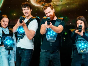 Akce a zábava: laser game pro 1–10 osob v moderní pražské aréně vč. možnosti mít arénu pro sebe