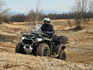 Zážitková jízda na čtyřkolce na terénní trati: 1 nebo 3 hod. pro 1 osobu