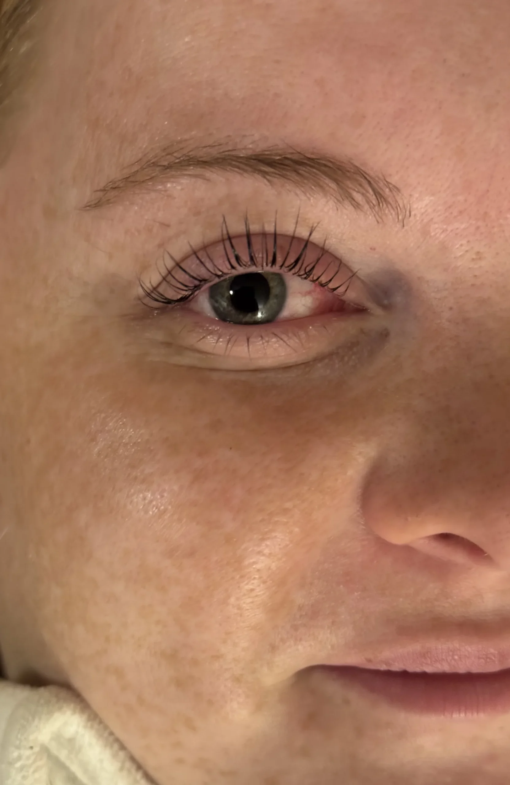 Uhrančivý pohled: korejský lash lifting vč. výživy, barvení a keratinu - Obrázek 5
