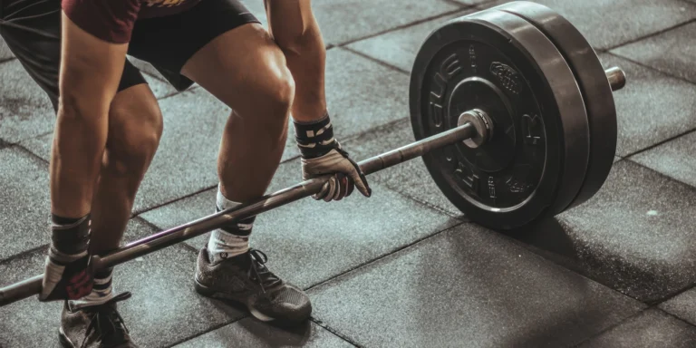 Individuální fitness trénink s osobním trenérem: diagnostika, korekční cvičení, iontový nápoj