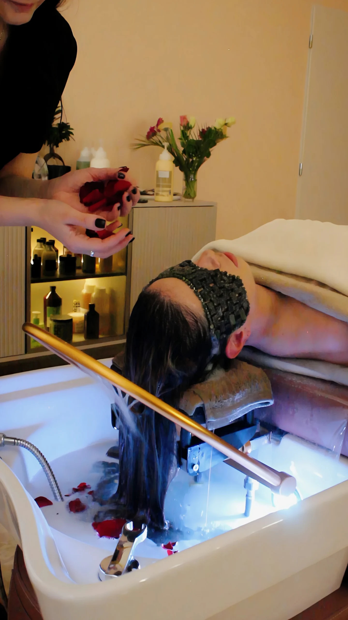 Head spa: 60 nebo 90 minut aromaterapie, regenerace a masáží - Obrázek 2