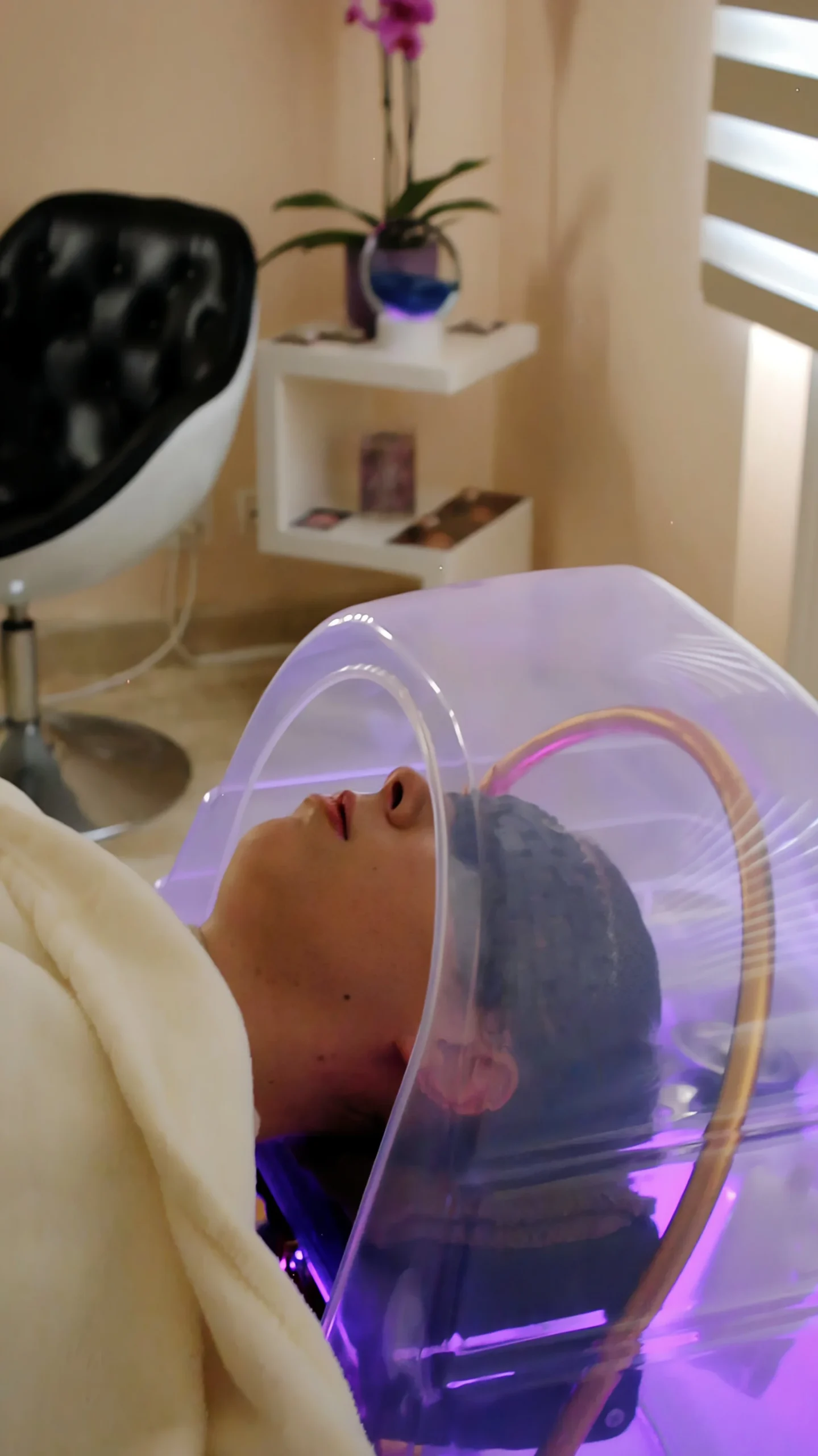Head spa: 60 nebo 90 minut aromaterapie, regenerace a masáží - Obrázek 5