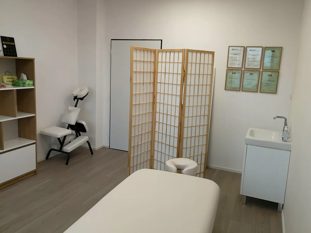 Nechte se hýčkat: 80min. masáž technikou Raindrop s 9 terapeutickými esenciálními oleji - Obrázek 2