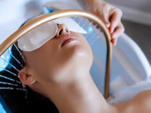Relaxační procedura head spa, masáž hlavy i hloubková péče o poškozené vlasy