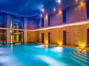 Relax na Zámku Lužec: 3 hod. ve wellness se speleoterapií či snídaní nebo večeří formou bufetu