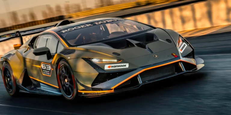 Spolujízda v závodním speciálu Lamborghini Huracan Super Trofeo EVO na závodním okruhu : 1–3 kola