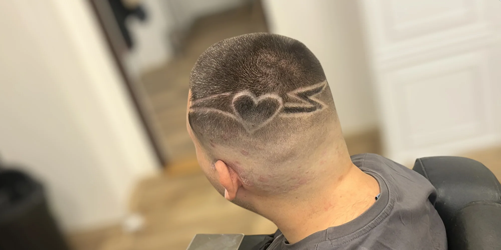 Pánský střih i úprava vousů, barvení či ornament v ostravském barbershopu - Obrázek 3