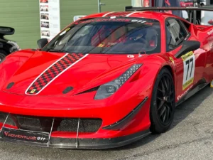 Spolujízda v závodním speciálu Ferrari 458 Evo na závodním okruhu v Brně či Mostě: 1–3 kola