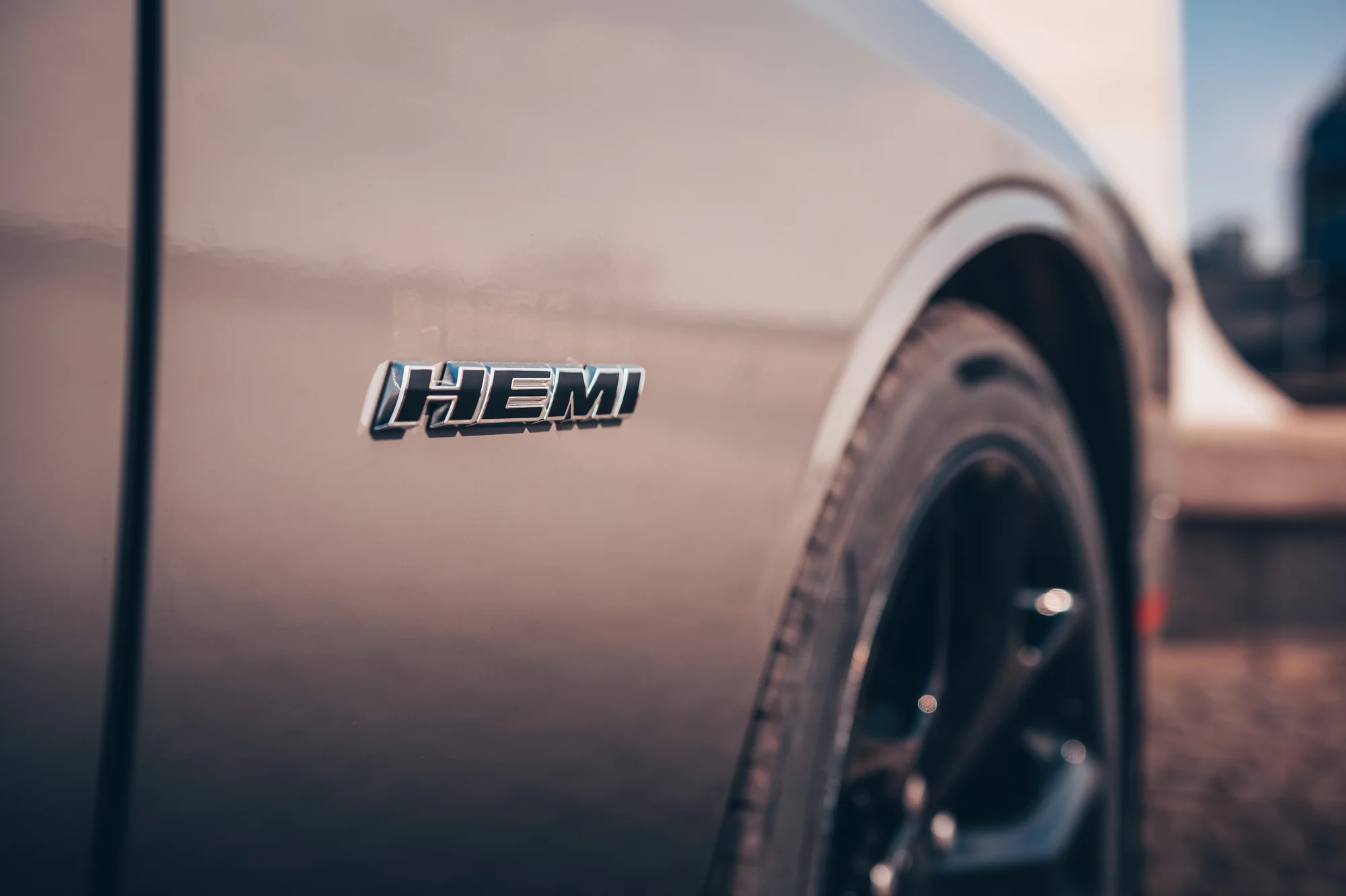 Pronájem Dodge Challenger V8 HEMI bez instruktora: 24 hodin, celý i prodloužený víkend - Obrázek 5