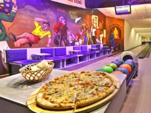 1-2 hod. bowlingu až pro 8 osob i s křupavou pizzou o průměru 40 cm
