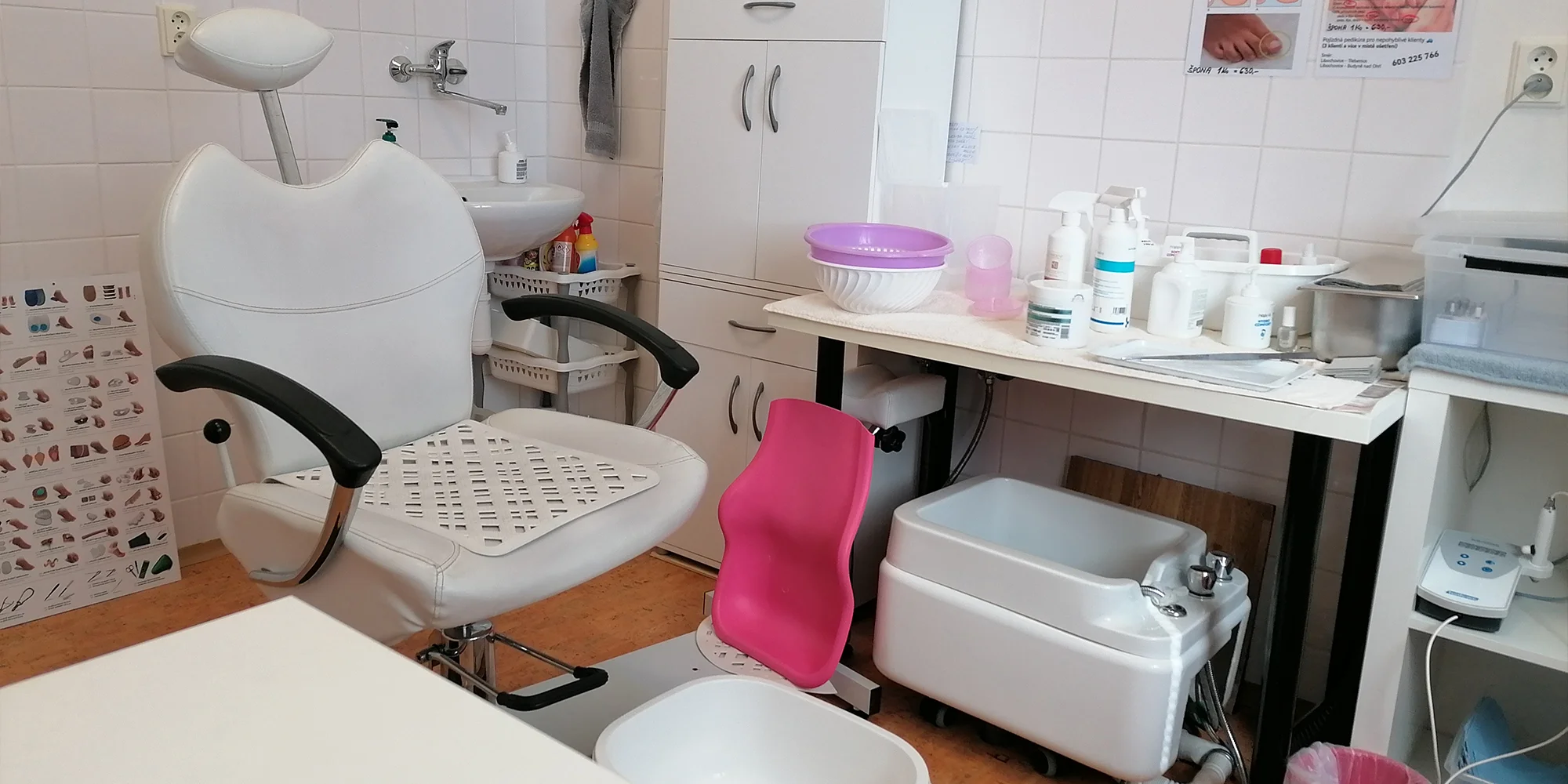 Mokrá pedikúra s možností reflexní masáže luxusními oleji - Obrázek 2