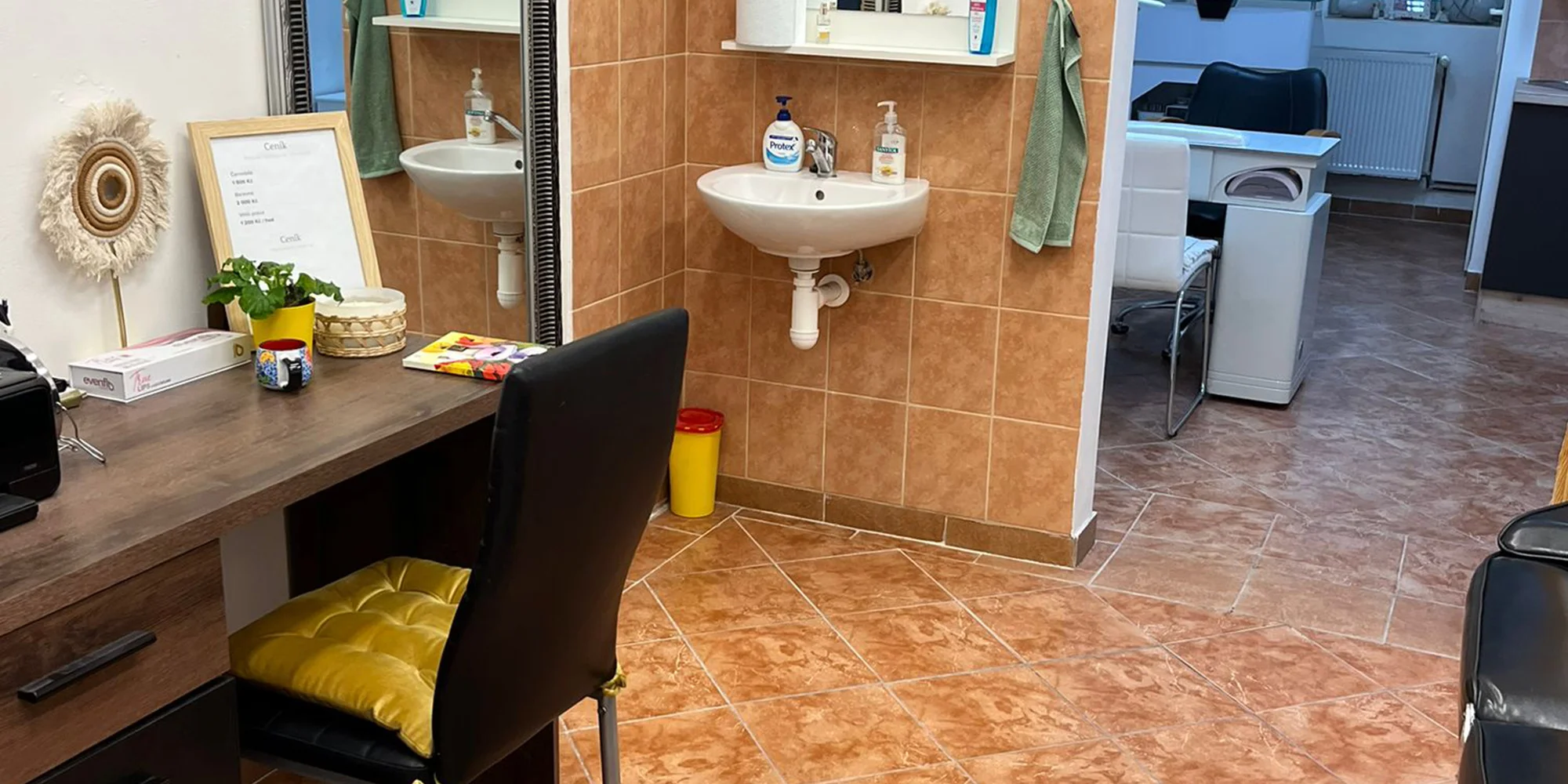 Stále upravená: permanentní make-up metodou pudrového obočí či linky a akvarelové rty - Obrázek 3