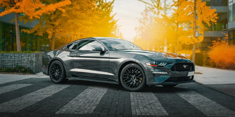 Pronájem Fordu Mustang GT 5.0 V8 bez instruktora: 24 hodin, celý i prodloužený víkend
