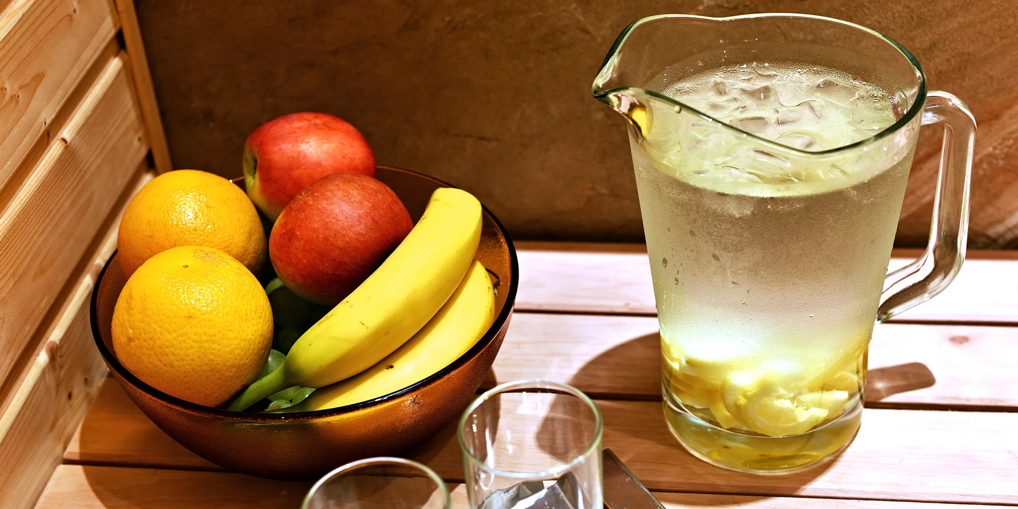 Romantika v privátním wellness: 2 hodiny ve vířivce i sauně, sekt či víno a ovocná mísa - Obrázek 4