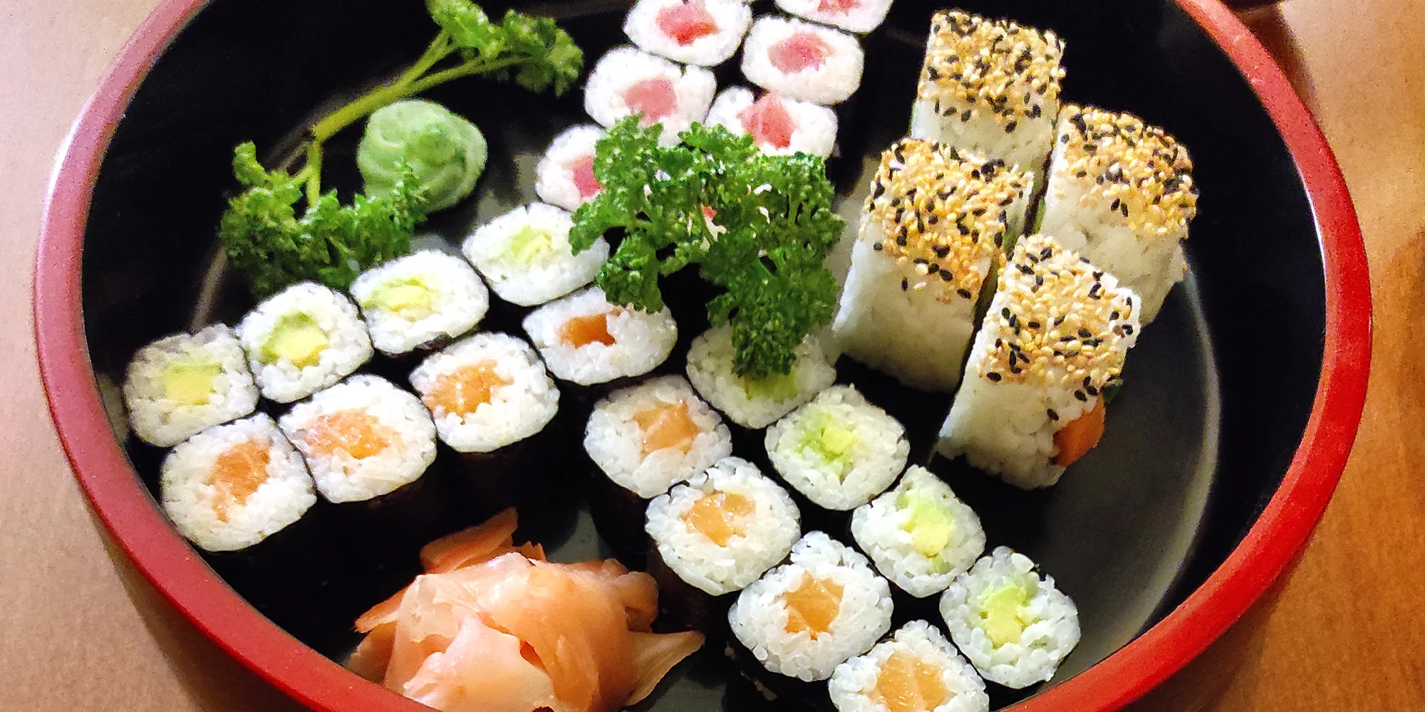 Nabité sushi sety: 24–80 kousků třeba i s polévkou, salátem nebo minizávitky - Obrázek 3