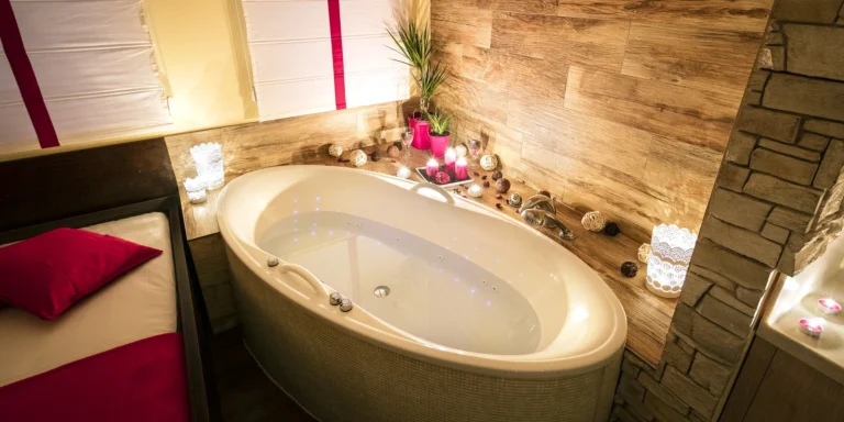 Romantický odpočinek: 90min. wellness balíček i s peelingem pro pár