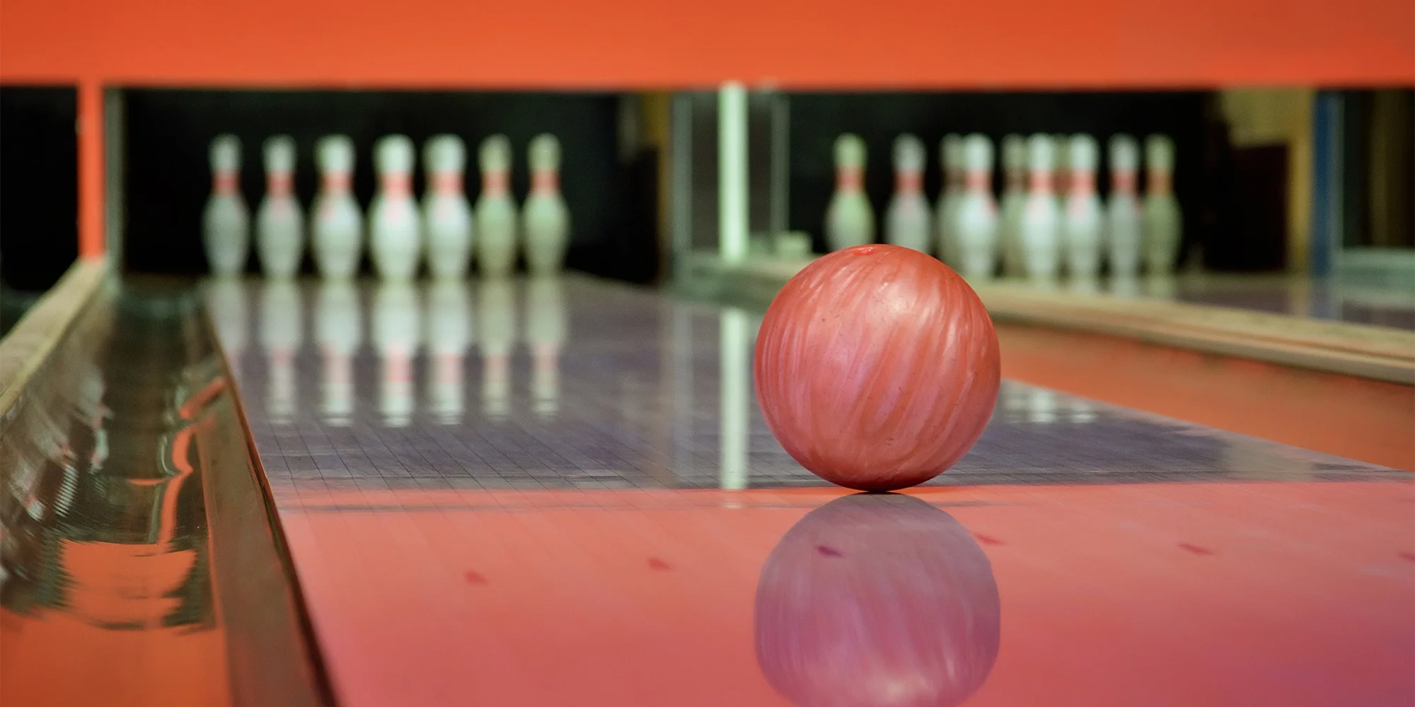 1 nebo 2 hodiny bowlingu až pro 8 osob vč. obuvi: moderní dráhy v hotelu Palcát - Obrázek 2