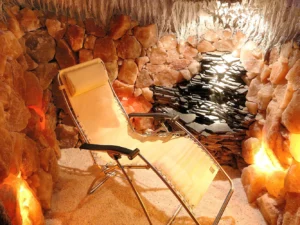 Relaxace v solné jeskyni: samostatné vstupy, permanentky nebo privátní relax ve dvou