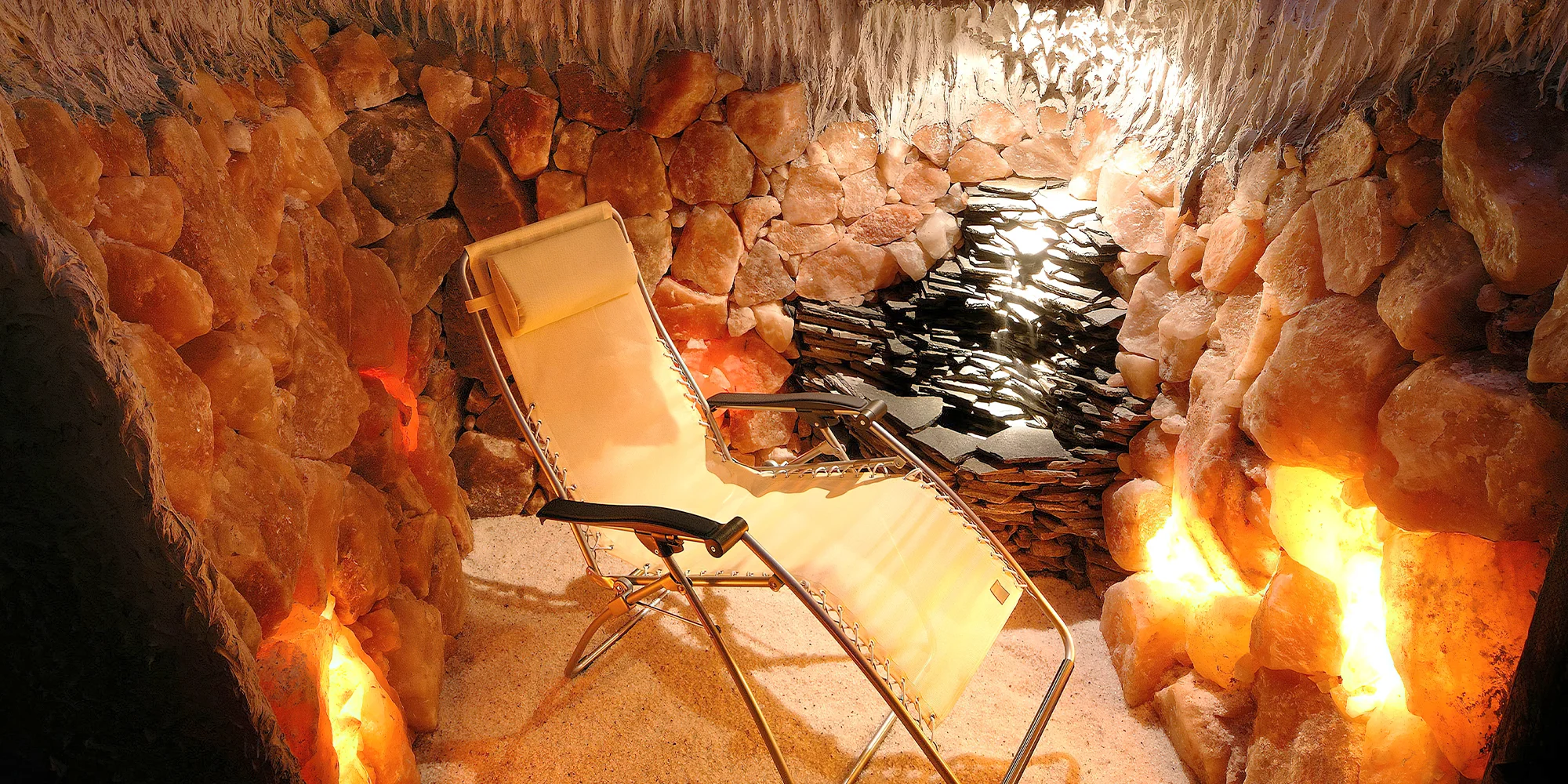 Relaxace v solné jeskyni: samostatné vstupy, permanentky nebo privátní relax ve dvou