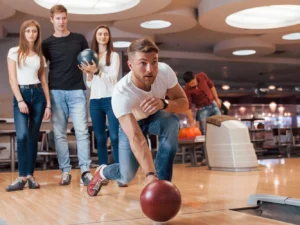 Rozkulte to: bowling na 1 nebo 2 hodiny až pro 6 osob včetně zapůjčení bot