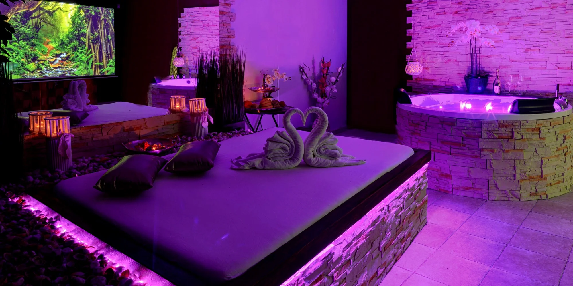Relaxace v privátním wellness: vířivka, infrasauna, projektor i sekt - Obrázek 4