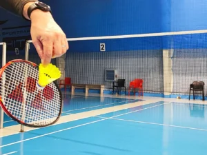 Dopolední badminton v klimatizované hale pro dva se zapůjčením raket i míčku