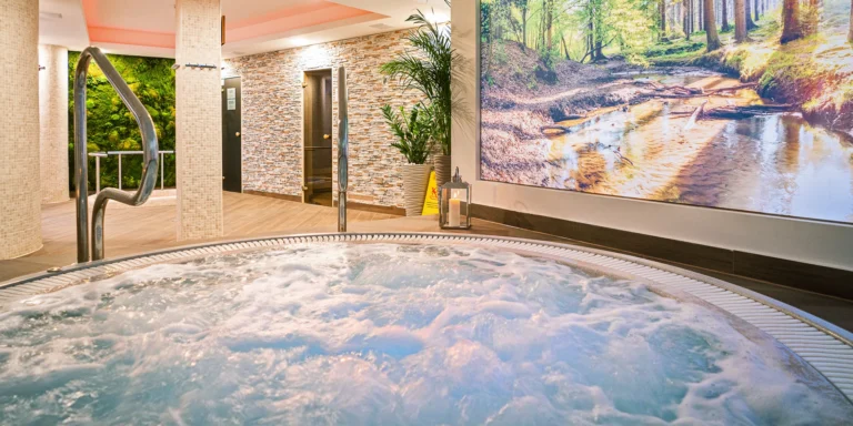 Otevřený voucher až na 3000 Kč do Wellness Böhmova: veřejné i privátní vstupy, sauna a občerstvení
