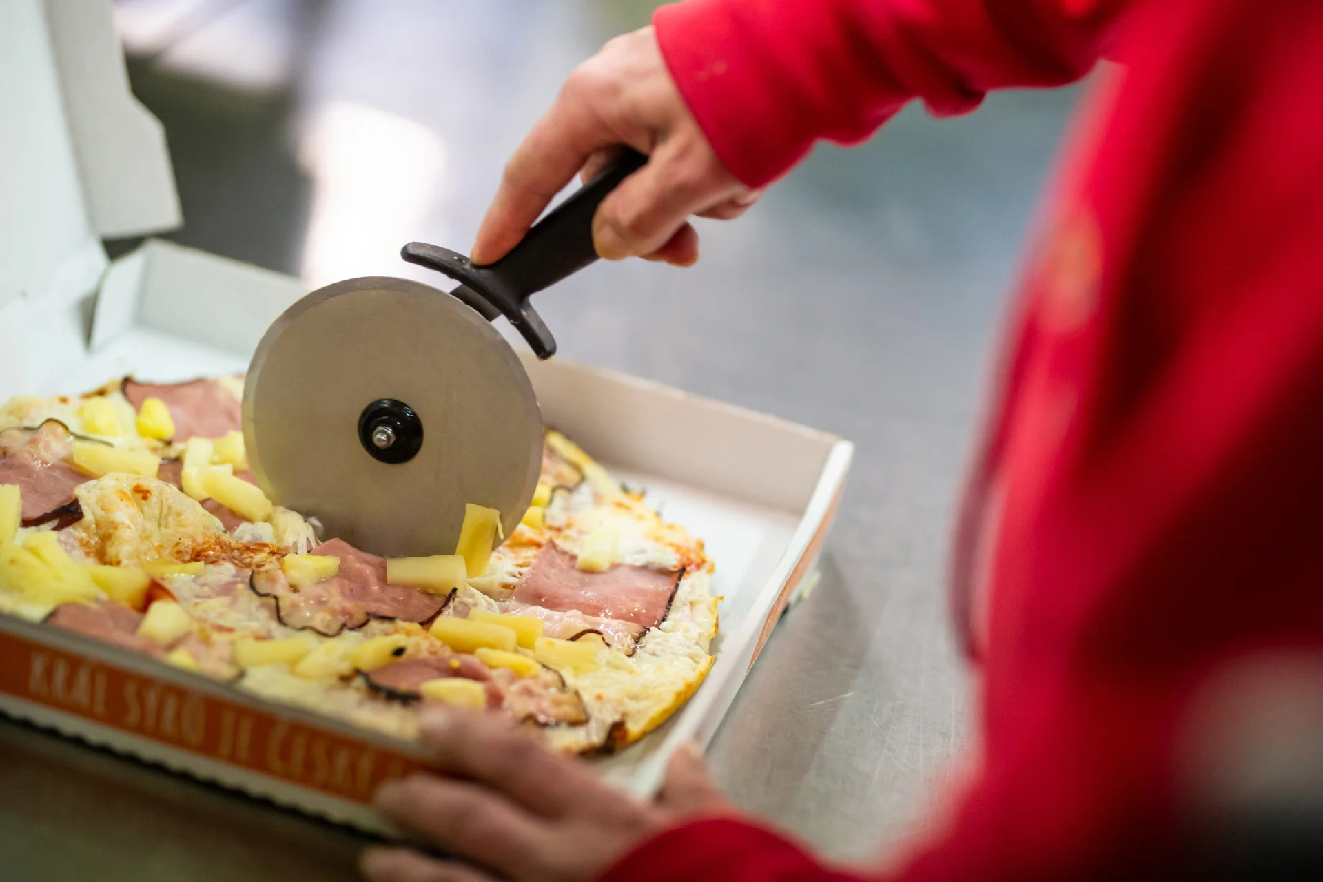 2 poctivé Paňárovy pizzy s rozvozem až domů: výběr ze 16 druhů - Obrázek 4