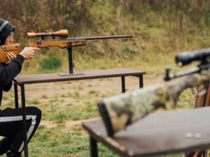 Sniper na zkoušku pro 1-2 osoby: střelecký balíček s 10 odstřelovacími zbraněmi a 60 náboji