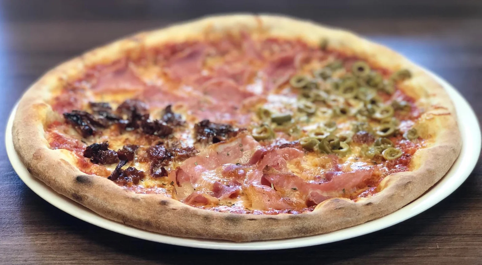 Dvě nebo tři pizzy podle výběru s rozvozem po vybraných lokalitách Brna - Obrázek 4