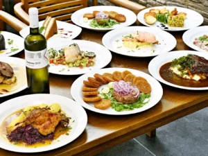 Tříchodové menu v moderní restauraci s celoročně otevřenou zahrádkou pro 2 osoby