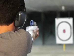 Střelecké balíčky pro jednotlivce i páry: Glock, Colt i samonabíjecí puška