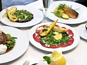 Speciální steakové tříchodové menu s výhledem na Karlův most pro 1 či 2 osoby
