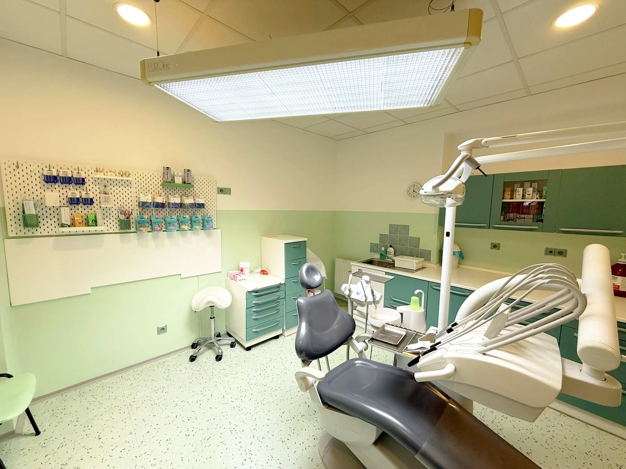 Dentální hygiena s air-flow a fluoridací pro dospělé i děti - Obrázek 2
