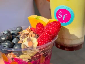 Ovocný fresh bowl podle chuti i s Matcha Latte pro 1 nebo 2 osoby