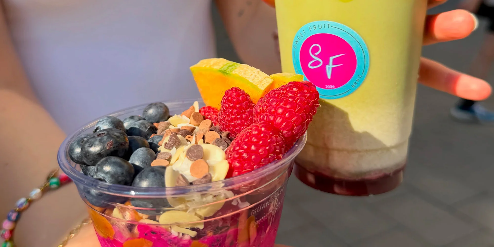 Ovocný fresh bowl podle chuti i s Matcha Latte pro 1 nebo 2 osoby
