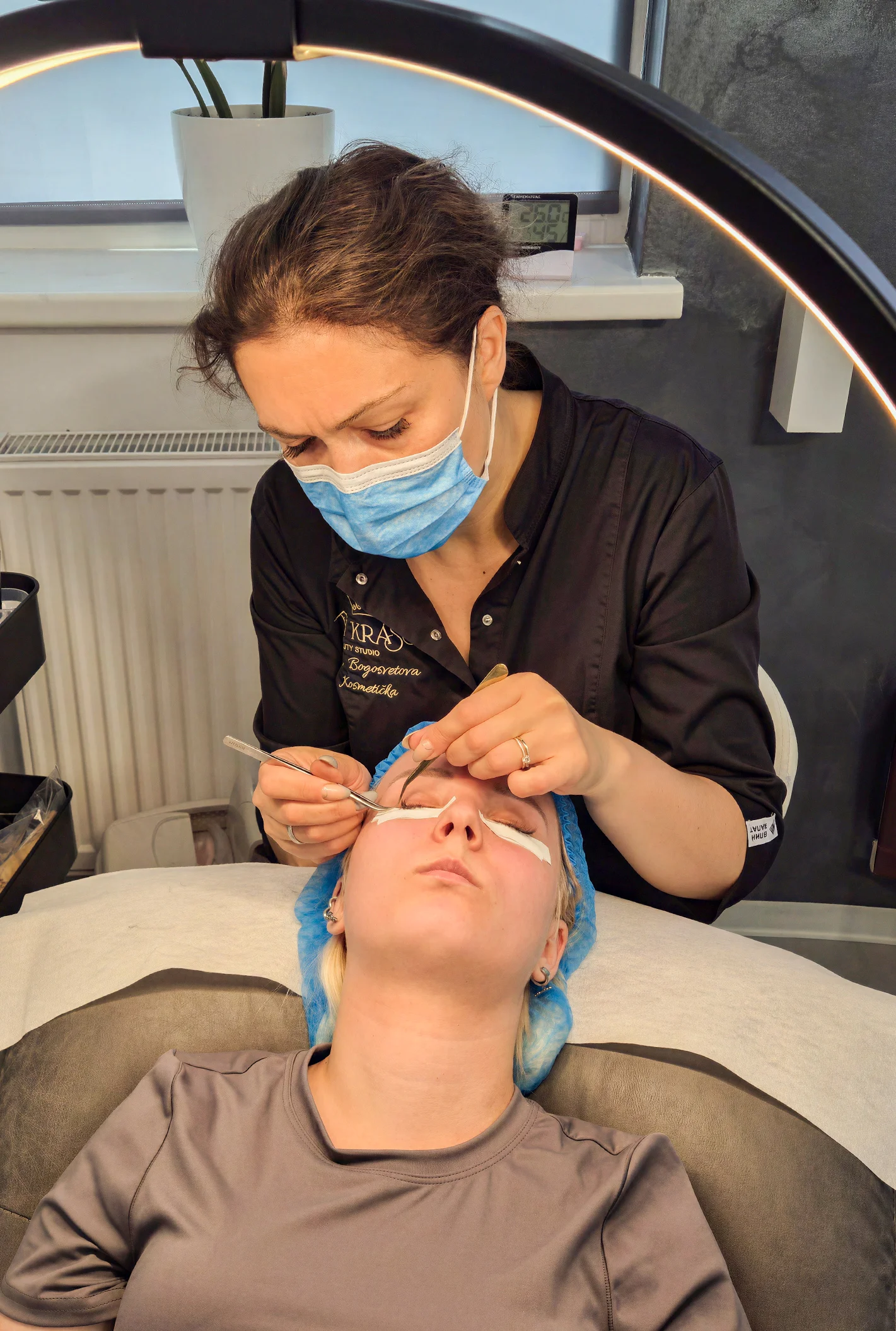 Výrazný pohled bez práce: lashlifting či prodloužení řas i laminace obočí s barvením - Obrázek 2