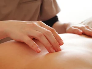 Relax pro tělo i duši: baňkování, akupresura i moxování nebo lymfatická a anticelulitidní masáž