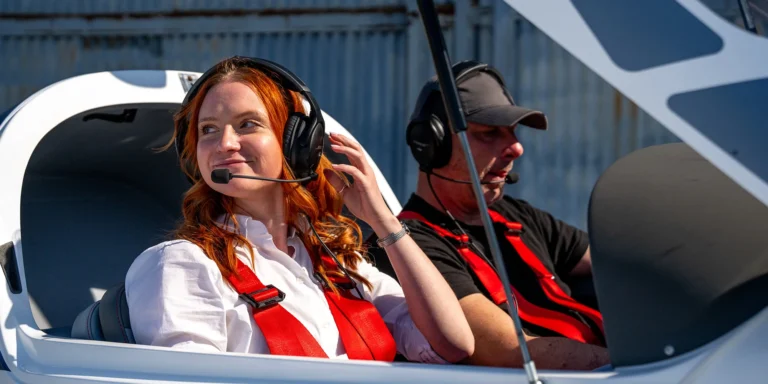 Pilotem na zkoušku: 15, 30 nebo 45 min. v oblacích pro 1 osobu